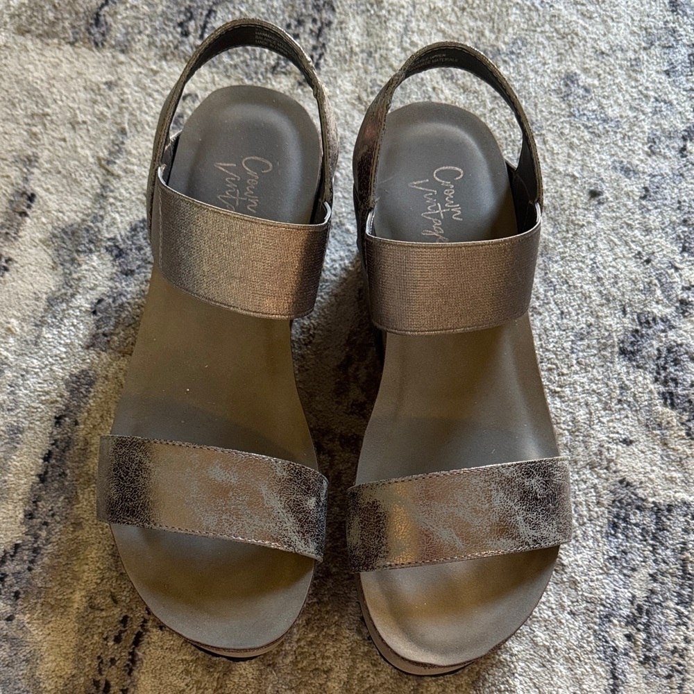 Crown Vintage Metallic Tan/Silver Double-Strap Slingback Sandals